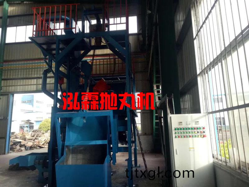 Q3210自(zi)動上(shang)下料(liao)履帶(dai)式(shi)抛丸機(ji)